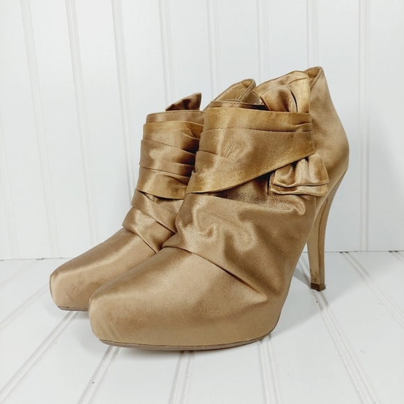 Glint Gold Bow Heeled Ankle Bootie C546 - Picture 1 of 11